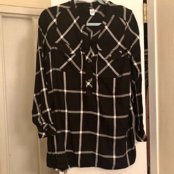 GAP Tops - 3/$12 🌼 Plaid Flannel Boyfriend Style Shirt